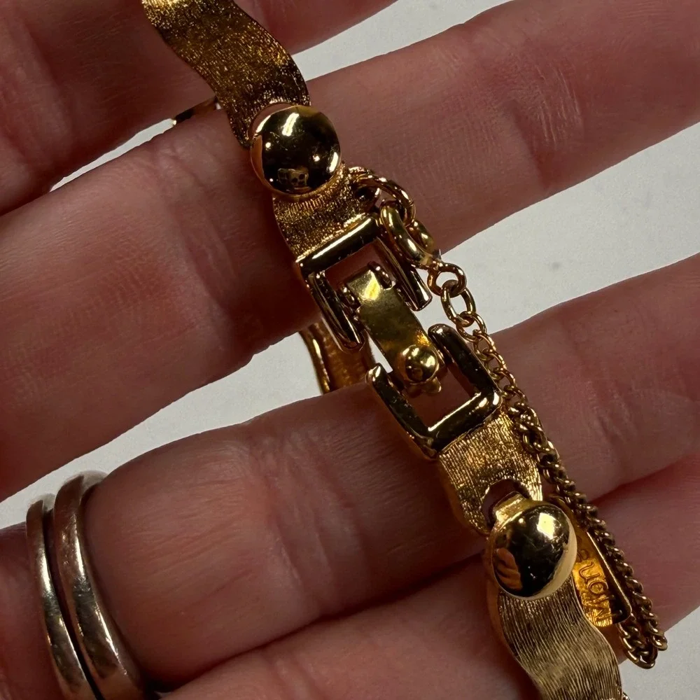 Monet gold tone